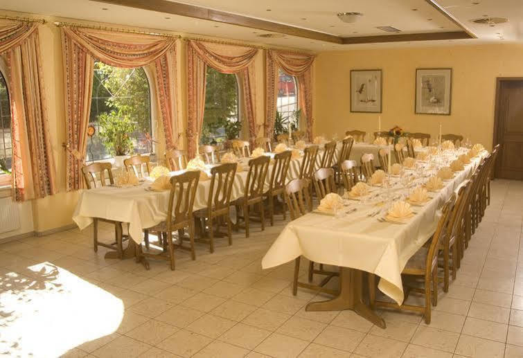 Hotel Restaurant Pollmanns Ernst Bagian luar foto